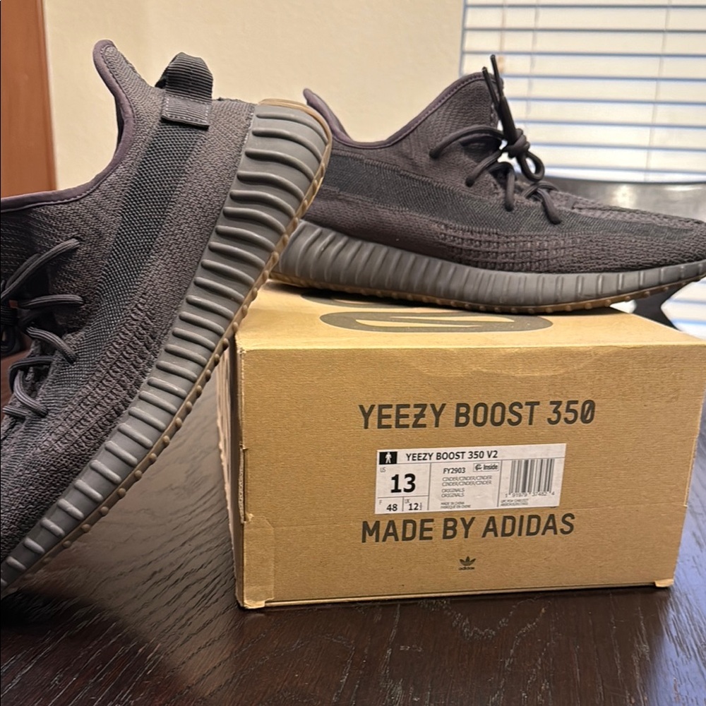 Adidas Yeezy Boost 350 v2 Cinder
